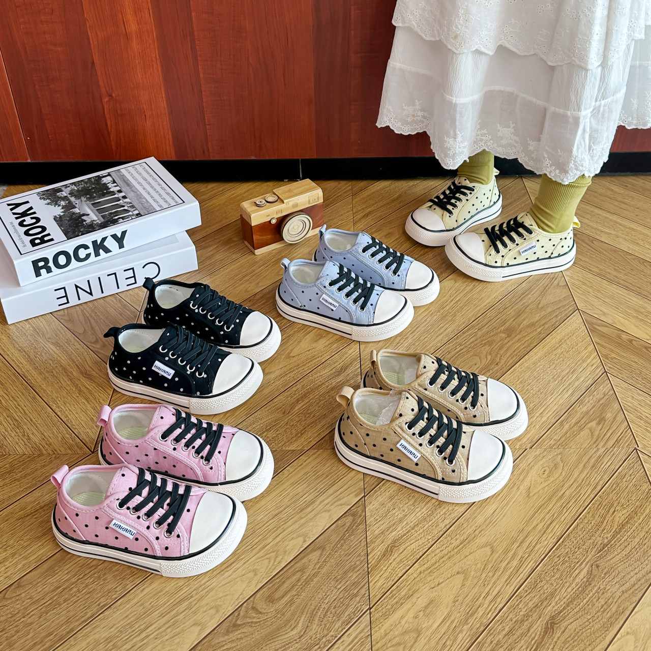 女童帆布鞋2026春秋新款波点休闲布鞋男童鞋子学生软底透气一脚蹬