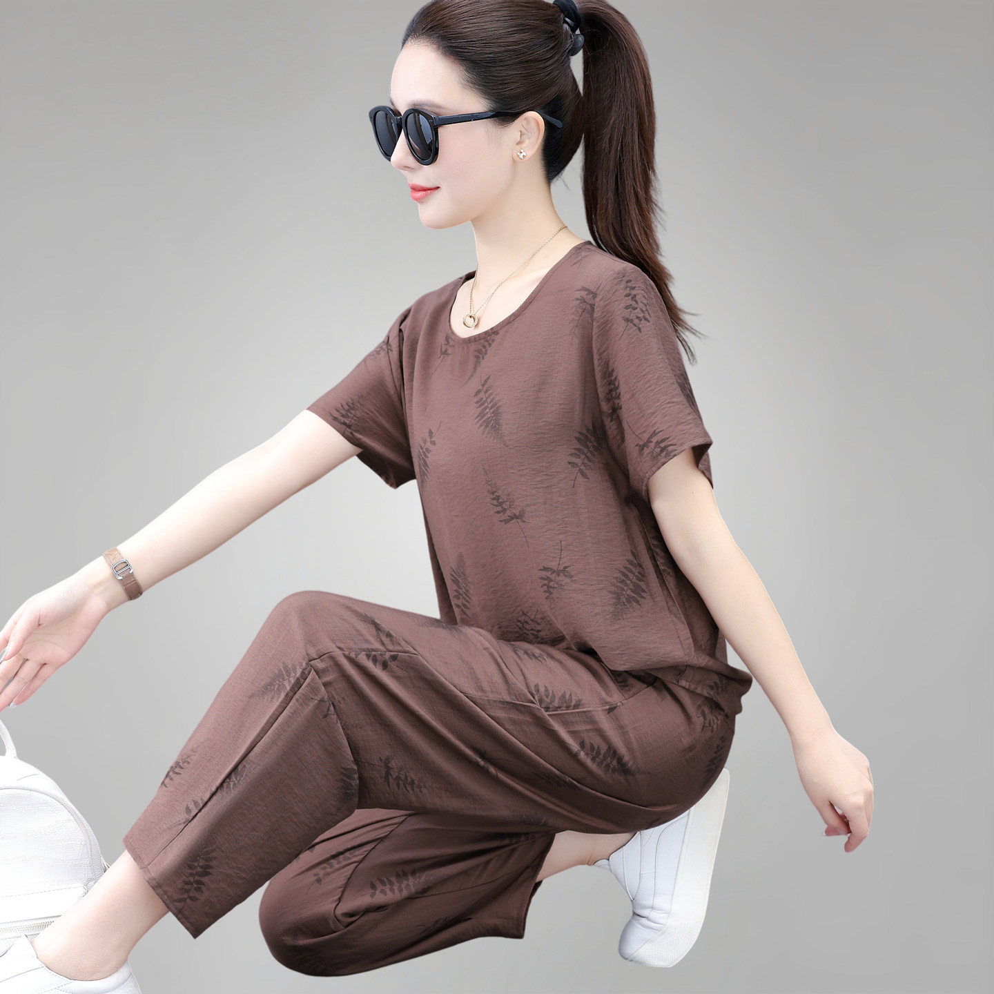 洋气时尚套装女薄款夏装2026新款妈妈短袖上衣凉感休闲裤子两件套