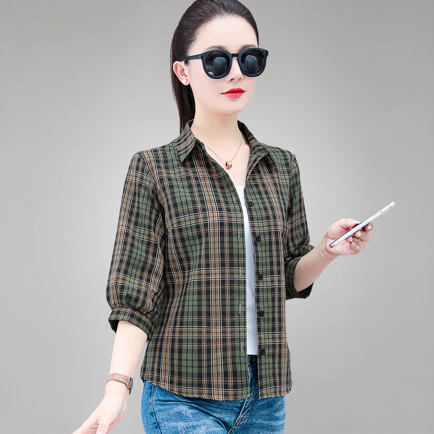格纹衬衫女士夏装2026新款时尚显瘦妈妈装上衣气质翻领七分袖衬衣