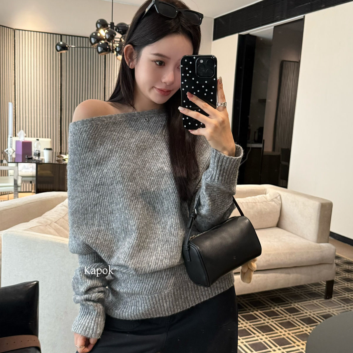 斜领韩版宽松坑条毛衣