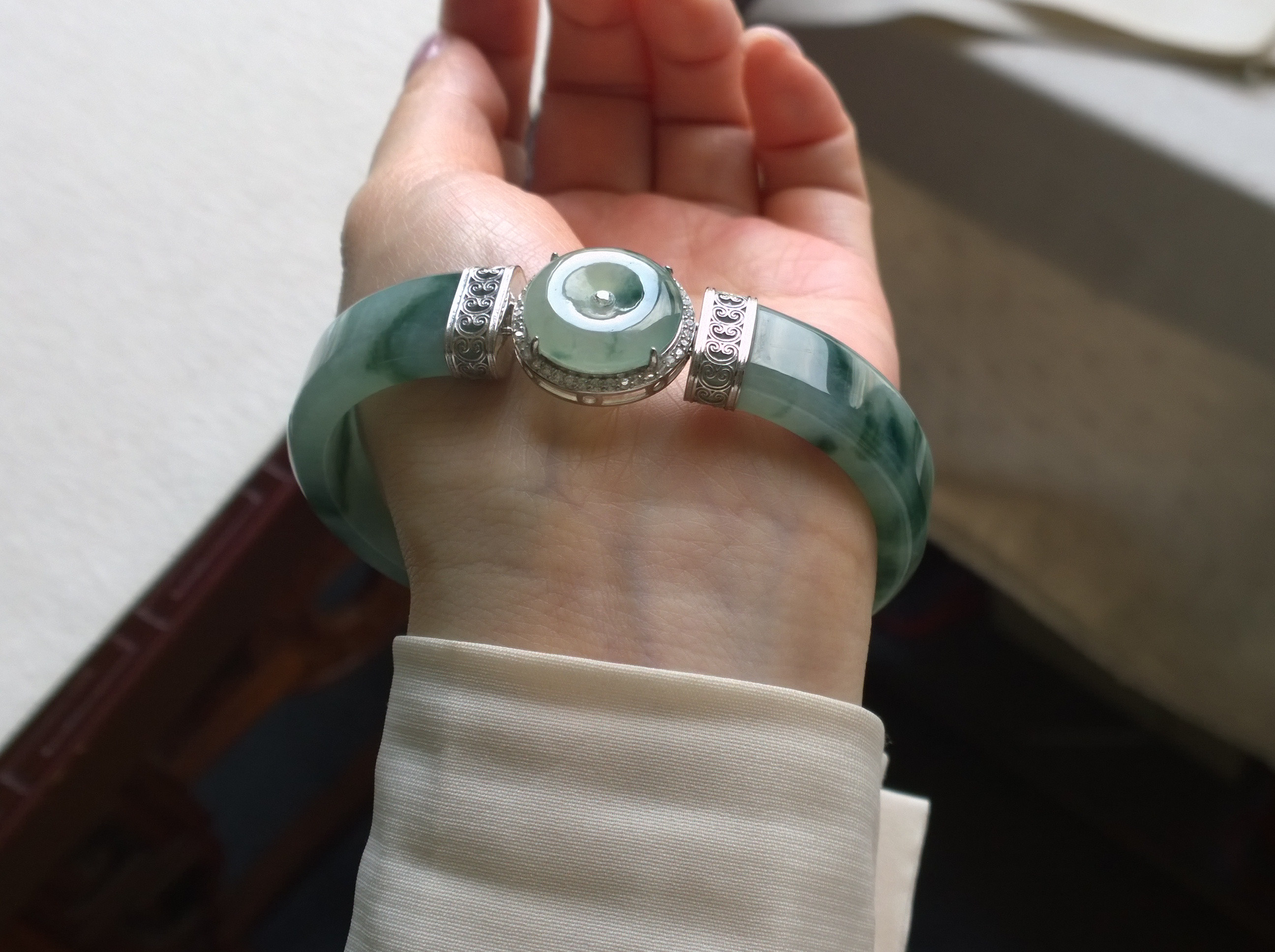 天然缅甸玉a货翡翠手镯 冰糯种飘花银镶嵌开口手镯 搭配平安扣