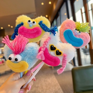 搞怪小丑麻花辫文具卡通心形毛球笔中学生毛绒绒可爱圆珠笔暖萌宝