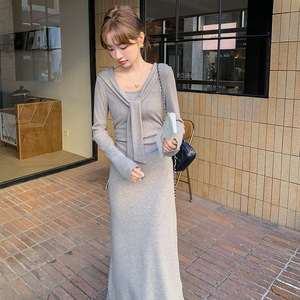 高级感披肩针织连衣裙女2025春秋新款韩系轻熟风收腰显瘦气质长裙图片