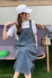 夏季薄款牛仔背带裙套装女2024新款韩版复古宽松小个子开叉吊带裙，女装连衣裙，淑塔可可