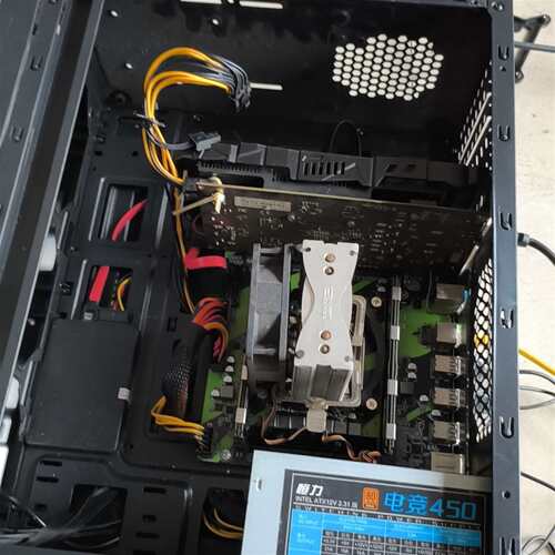 维修主机一个，RX550  4G显卡，E5-2690cp议价