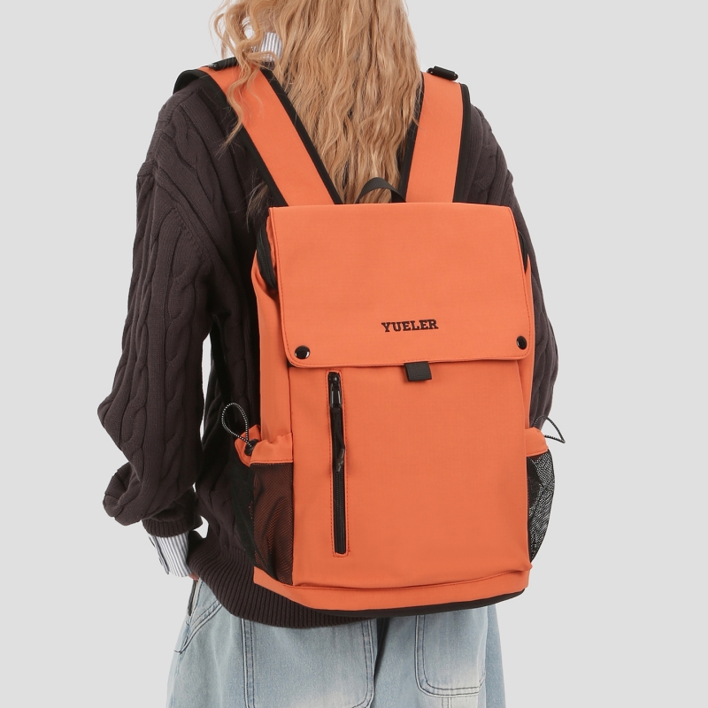 大学生书包男女同款纯色经典翻盖休闲电脑背包户外轻便百搭双肩包