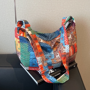 春夏新款民族风拼布包波西米亚风情单肩包大容量斜挎包腋下托特包