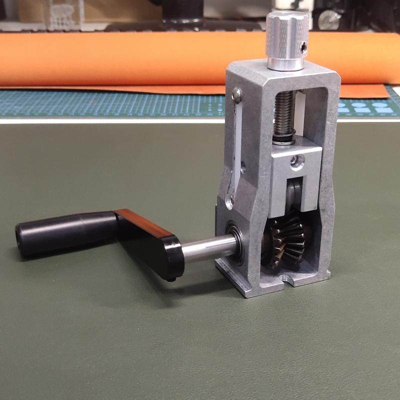 剥线机小型家用手摇电动剥线机破皮扒废旧电线铜线工具剥去脱皮机,五金/工具,剥线机,淘宝优惠券,粉丝福利购,淘宝优惠卷