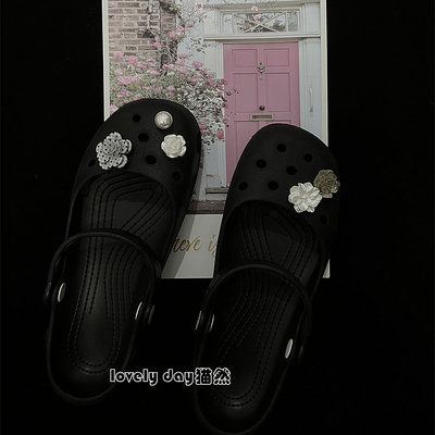 Crocs卡骆驰波点洞洞鞋花扣