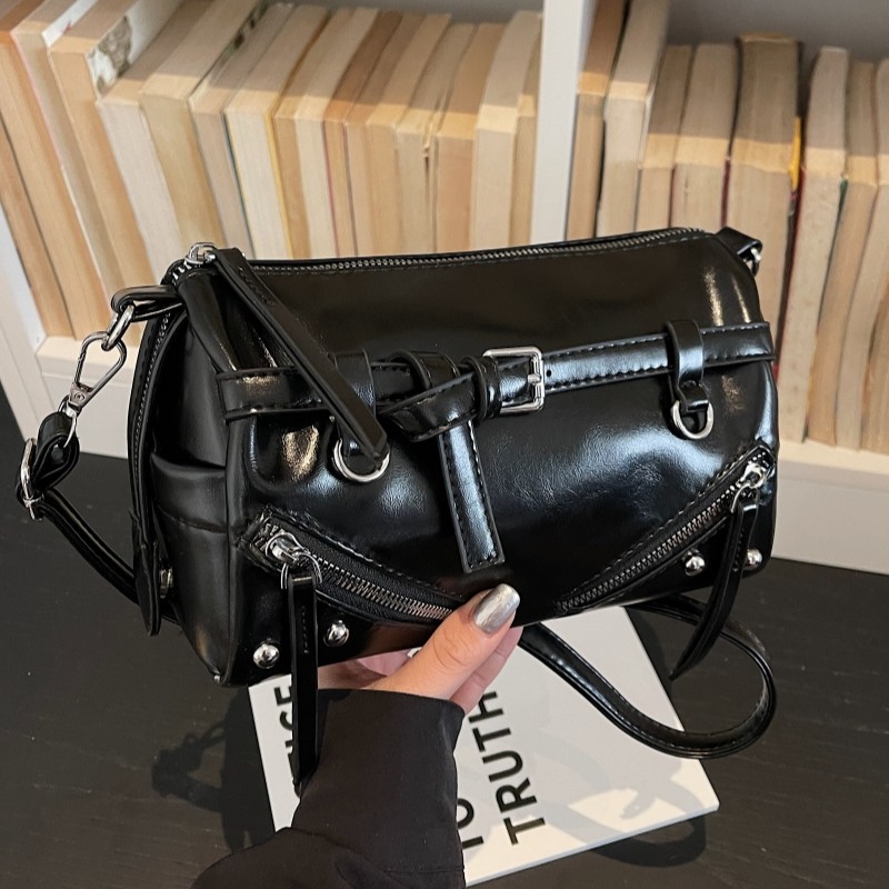 高级质感小众时尚腋下包包女2026新款单肩包百搭通勤机车斜挎包潮,箱包皮具/热销女包/男包,腋下包,淘宝优惠券,粉丝福利购,淘宝优惠卷