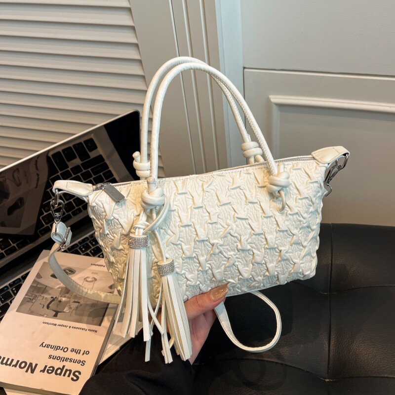 流苏手提包通勤包包女2026新款潮流气质洋气休闲高级感单肩斜跨包