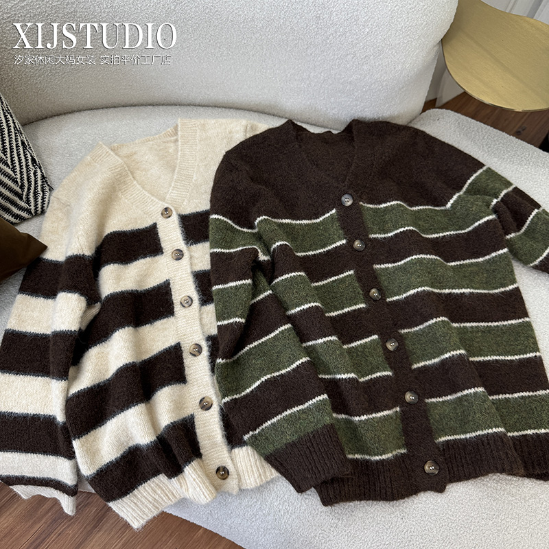 汐家女装 秋冬软糯女撞色条纹毛针织衫大码长袖宽松V领毛衣