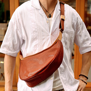 进口头层软植鞣牛皮 手工皮具复古休闲简约斜挎背包骑行摩托胸包