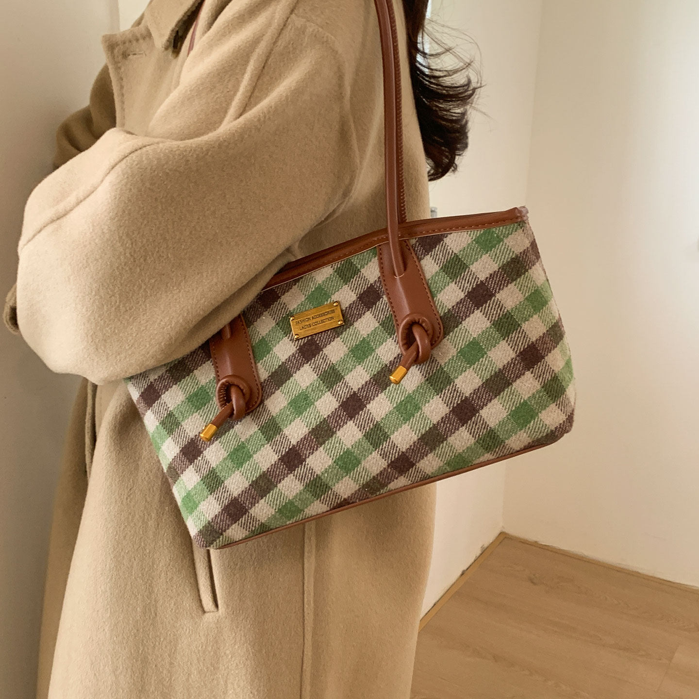 撞色格纹腋下大包包女2025新款复古毛呢托特包秋冬百搭通勤单肩包,箱包皮具/热销女包/男包,托特包,淘宝优惠券,粉丝福利购,淘宝优惠卷