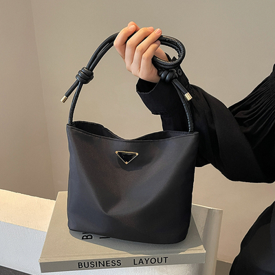 2024新款时尚百搭腋下包牧琴感