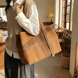 冬季慵懒风大包包女2025新款大容量通勤托特包复古百搭腋下公文包