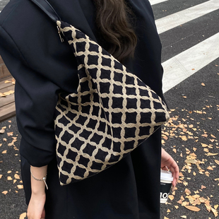 小众格纹帆布大包包女2025新款时尚国风腋下托特包秋冬通勤单肩包