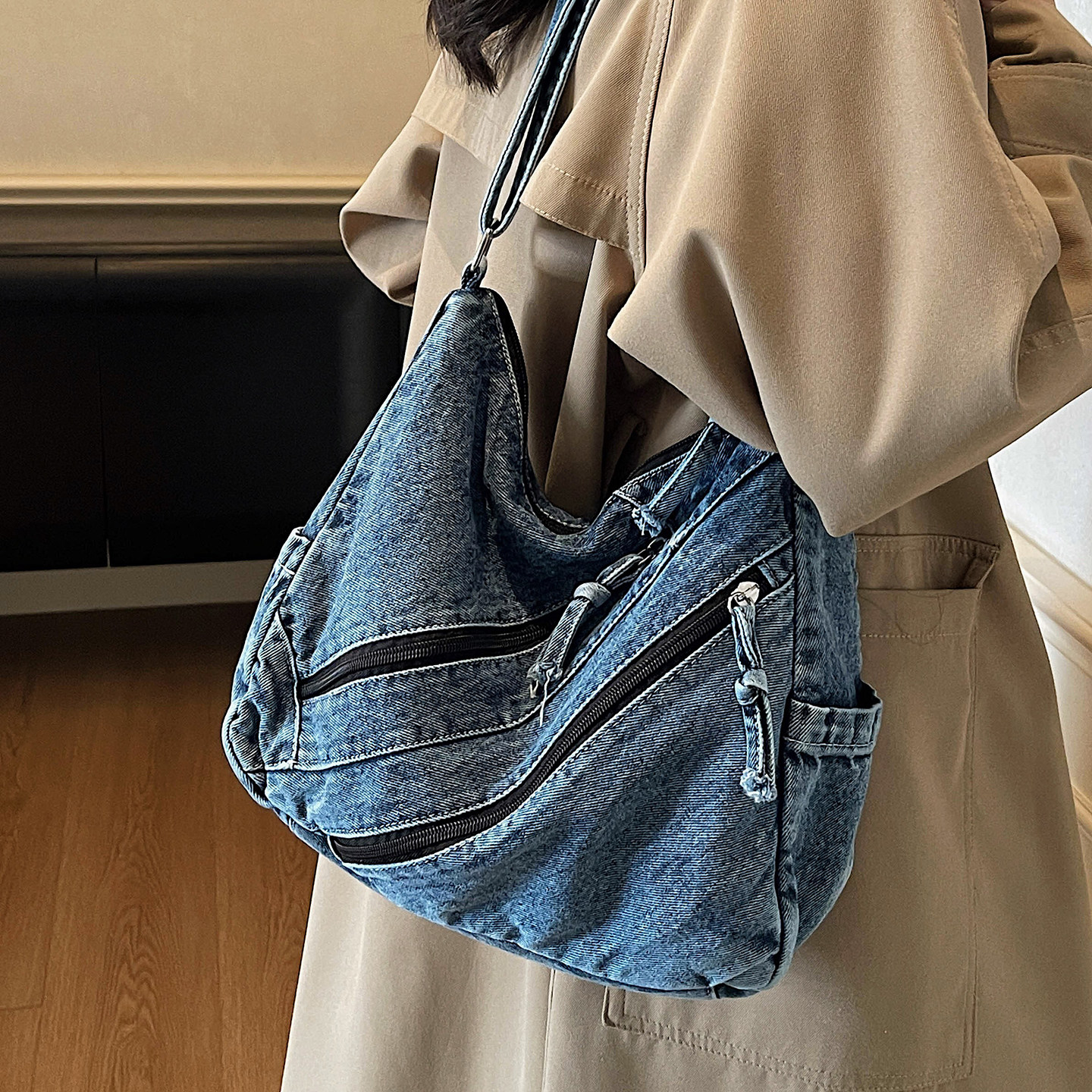 水洗牛仔布大包包女2025新款松弛感通勤托特包秋冬复古宽带斜挎包,箱包皮具/热销女包/男包,托特包,淘宝优惠券,粉丝福利购,淘宝优惠卷