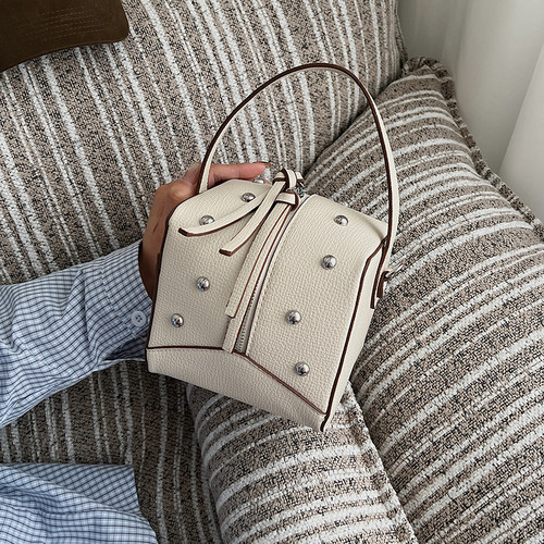 ZATZ潮酷铆钉盒子小方包