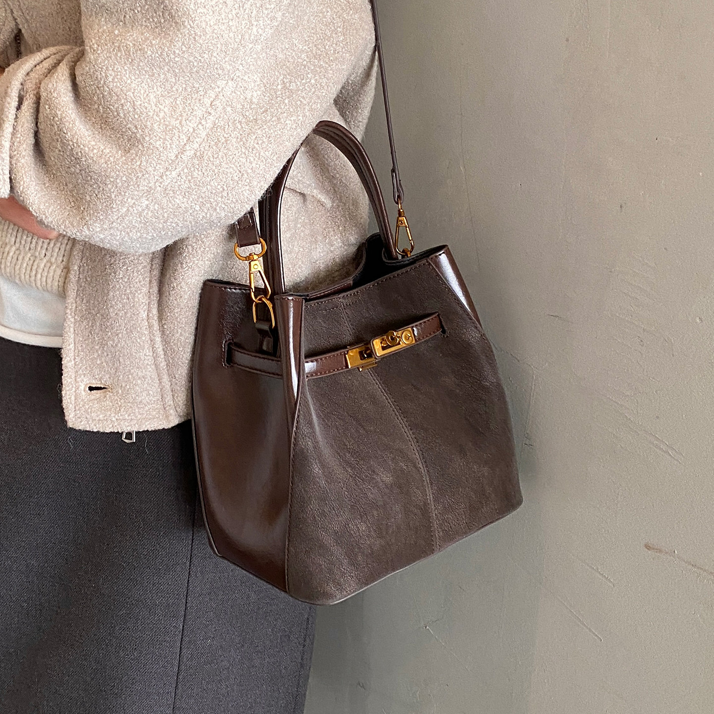 复古美拉德手提小包包女2025新款质感菜篮子水桶包秋冬质感斜挎包,箱包皮具/热销女包/男包,水桶包,淘宝优惠券,粉丝福利购,淘宝优惠卷