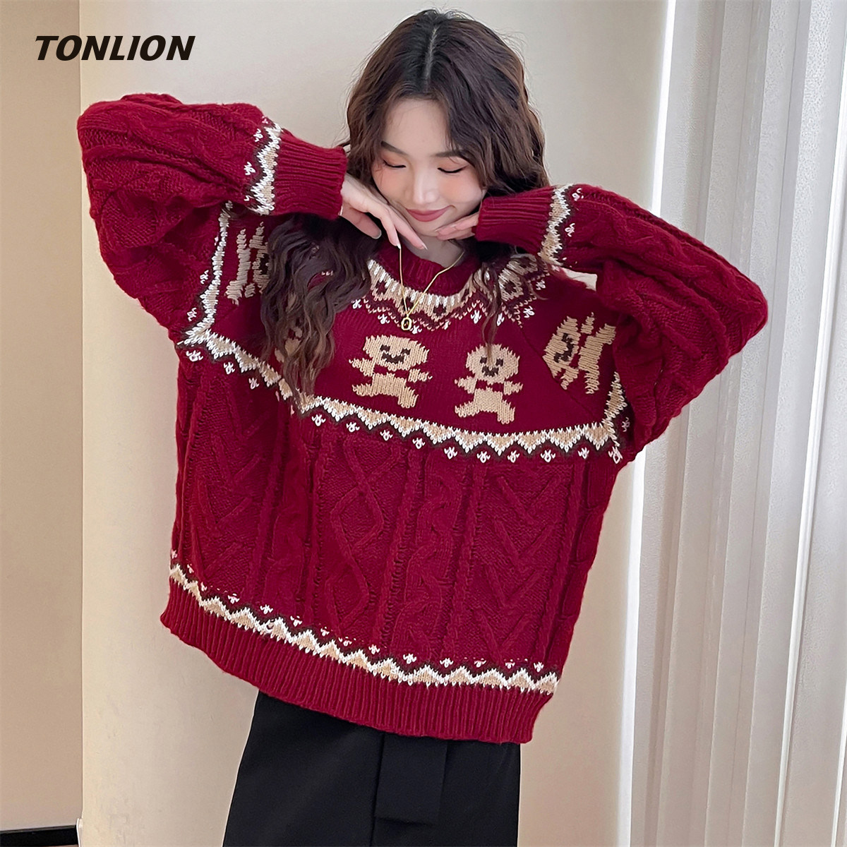唐狮红色圣诞毛衣女款2025冬季新款宽松圆领慵懒高级感套头针织衫