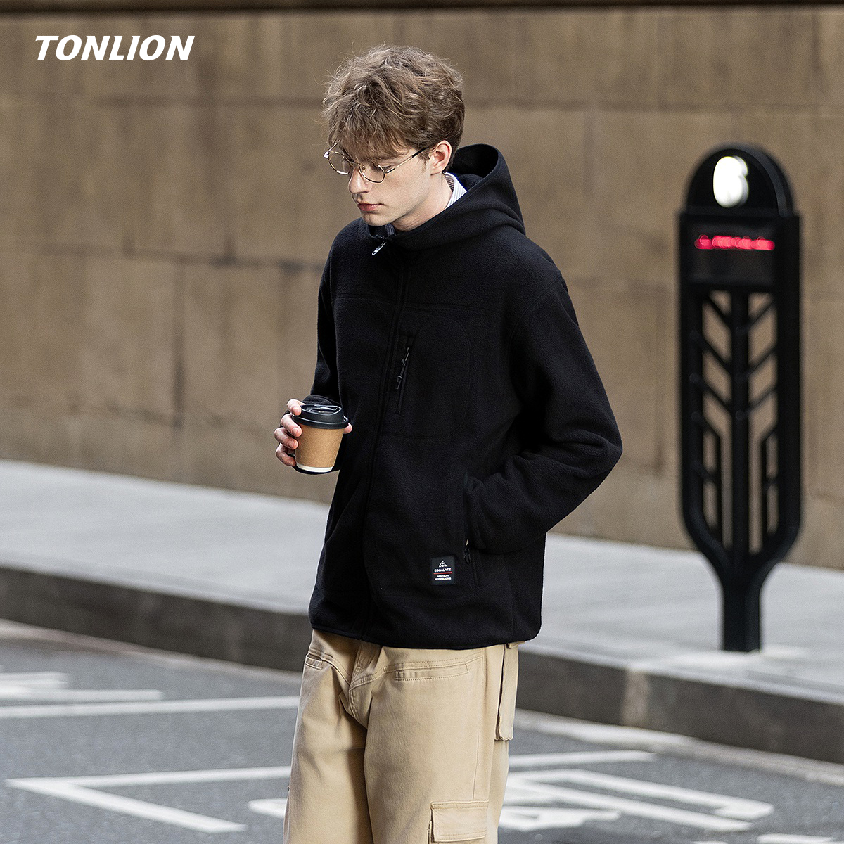 唐狮男装宽松连帽摇粒绒保暖外套