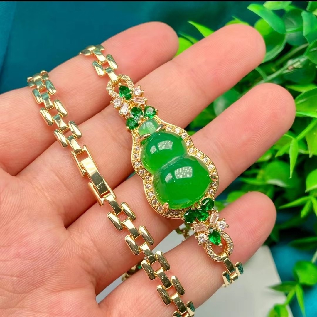 冰种绿玉髓葫芦18k金镶嵌帝王