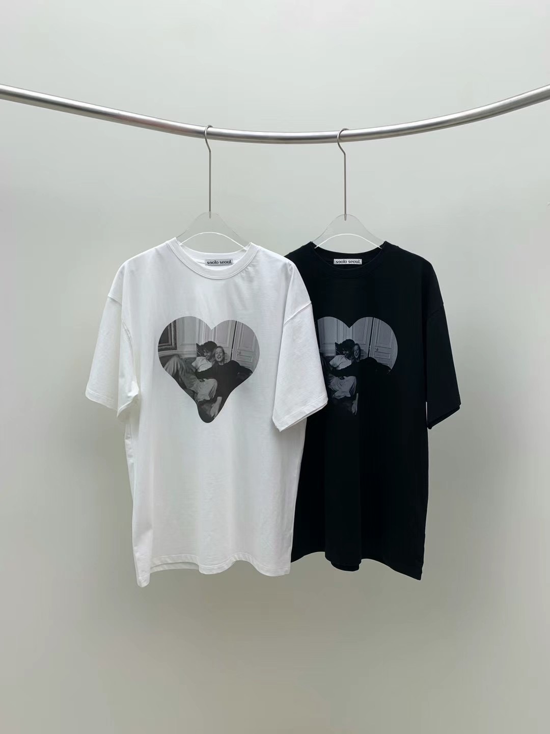 复古爱心黑白照片休闲短袖T恤