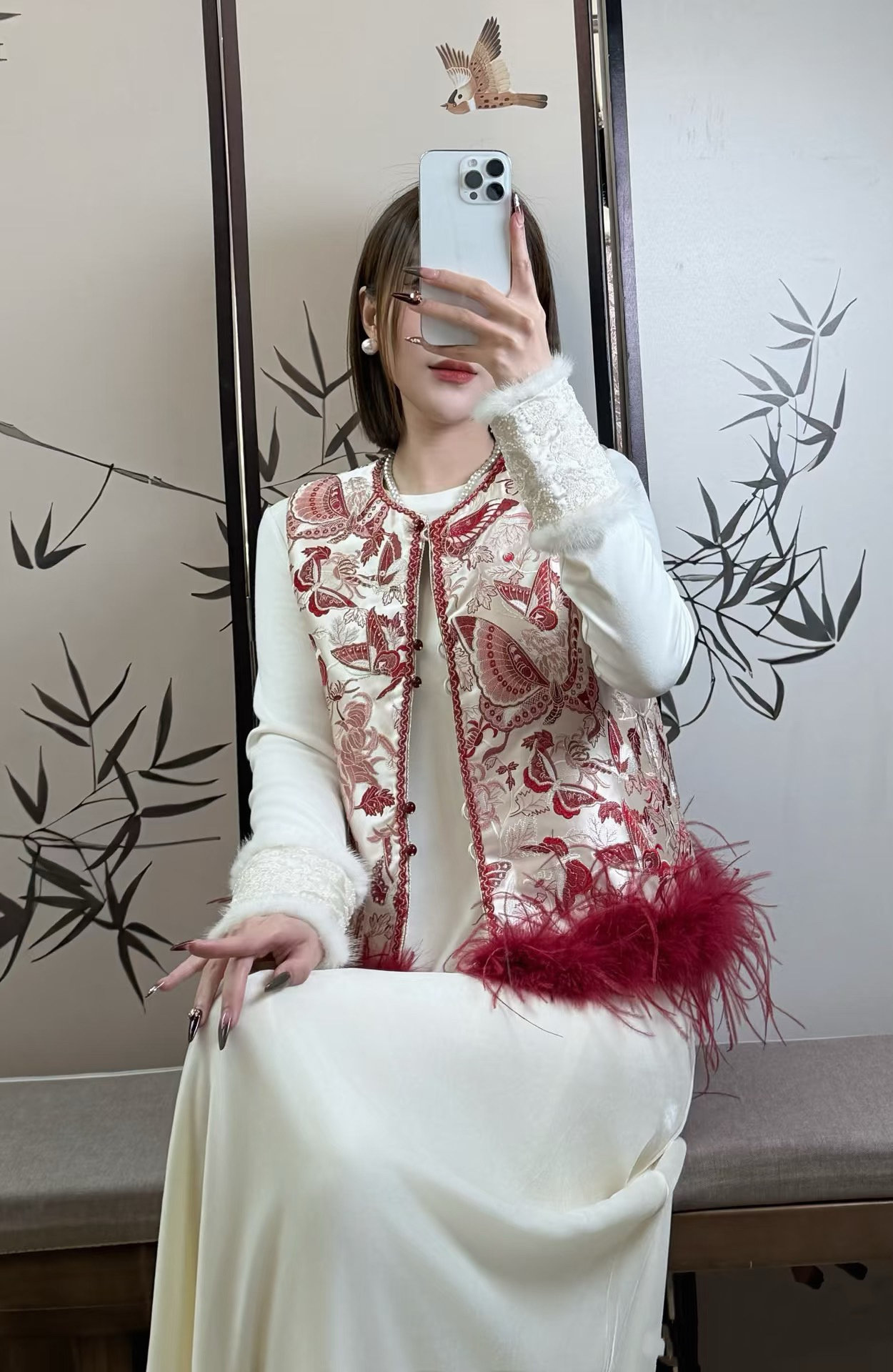 醋酸蝴蝶刺绣可拆卸鸵鸟毛马甲国风贵气马甲2026春款百搭优雅马甲