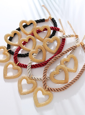 欧美新款海洋沙滩风创意个性合金爱心吊坠海滩风项链耳环套装