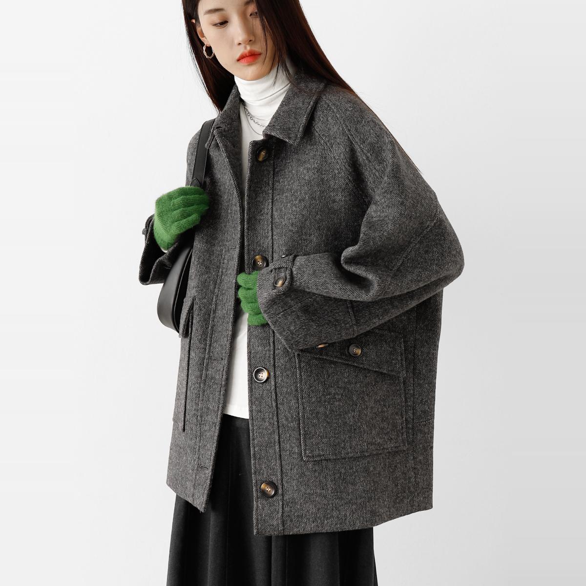 翻领廓形羊毛混纺毛呢外套女