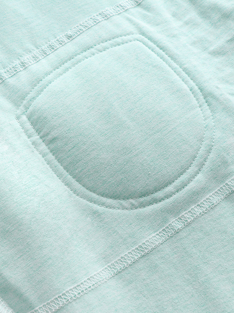 JUNIOR HIGH SCHOOL STUDENTS BREAST-COVERED PAJAMAS T-SHIRTS HIGH SCHOOL GIRLS HAVE LACE ON THEIR CHESTS NO ELASTIC DECORATIONS AND DO NOT SHOW THEIR BREASTS