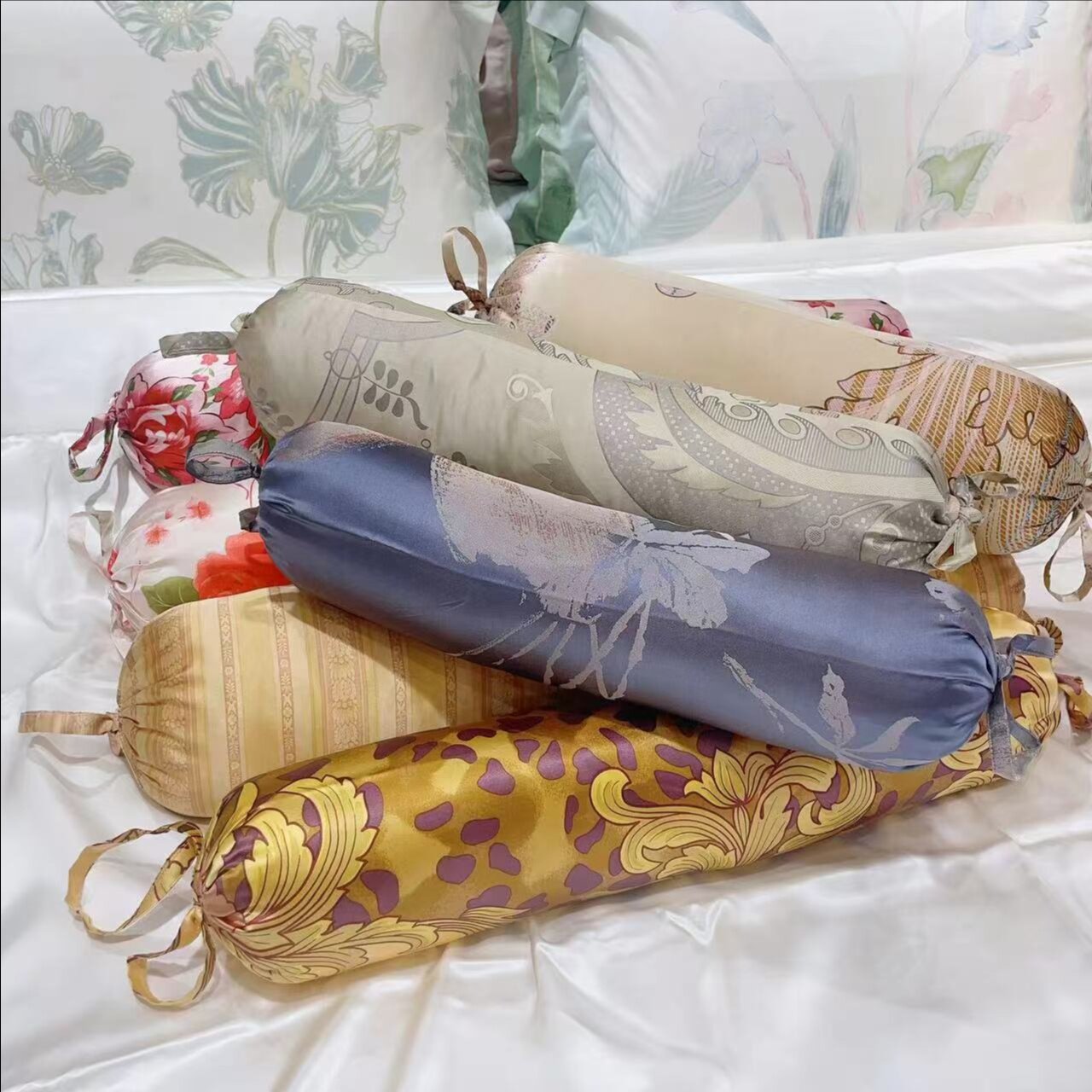 真丝糖果枕含芯亲肤舒适