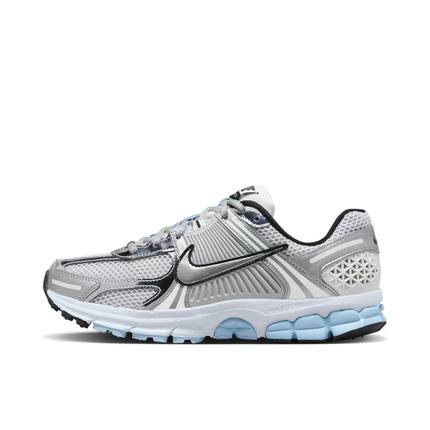 狐狸体育 耐克Nike Zoom Vomero 5 银蓝色 休闲跑步鞋 HF1877-100