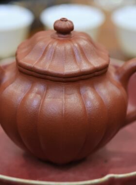 相逢一壶茶 菊菱古莲 卢语心 德拍卖 黑骨烧 吸铁九瀚艺术紫砂壶