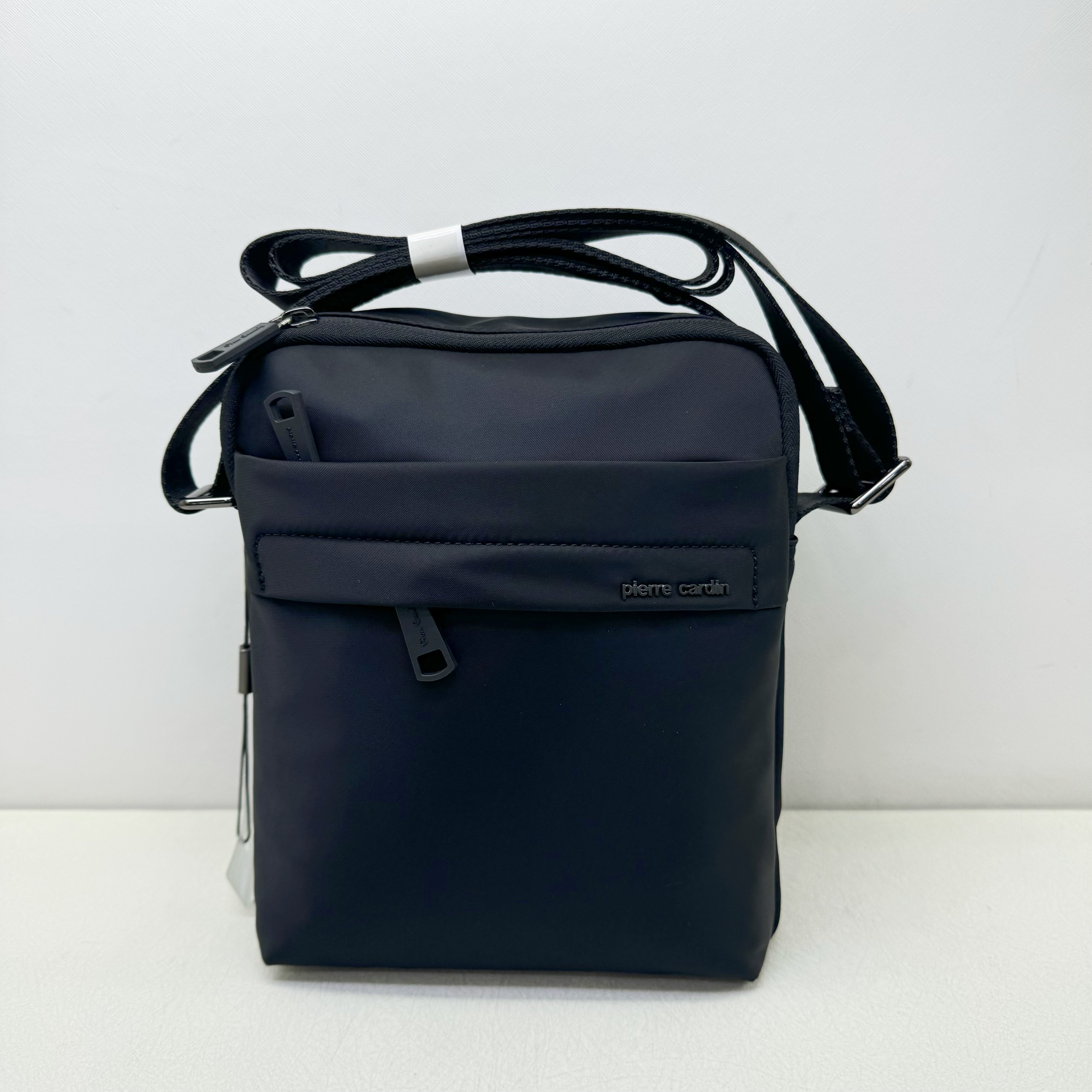 皮尔卡丹男包单肩斜挎包时尚休闲通勤百搭防泼水潮商场同款轻便