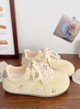 德训鞋平底女士鞋2026春季新款系带休闲简约黄色可爱风软底运动鞋