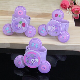 三丽鸥儿童手环旋转发光库洛米三头陀螺啪啪圈男女孩玉桂狗拍拍圈