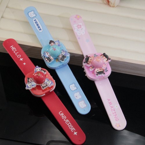 卡通哪吒儿童啪啪圈手表旋转发光男女童手环拍拍圈小朋友闪灯玩具