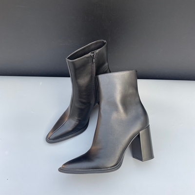 2025新款尖头粗跟短靴女高跟鞋