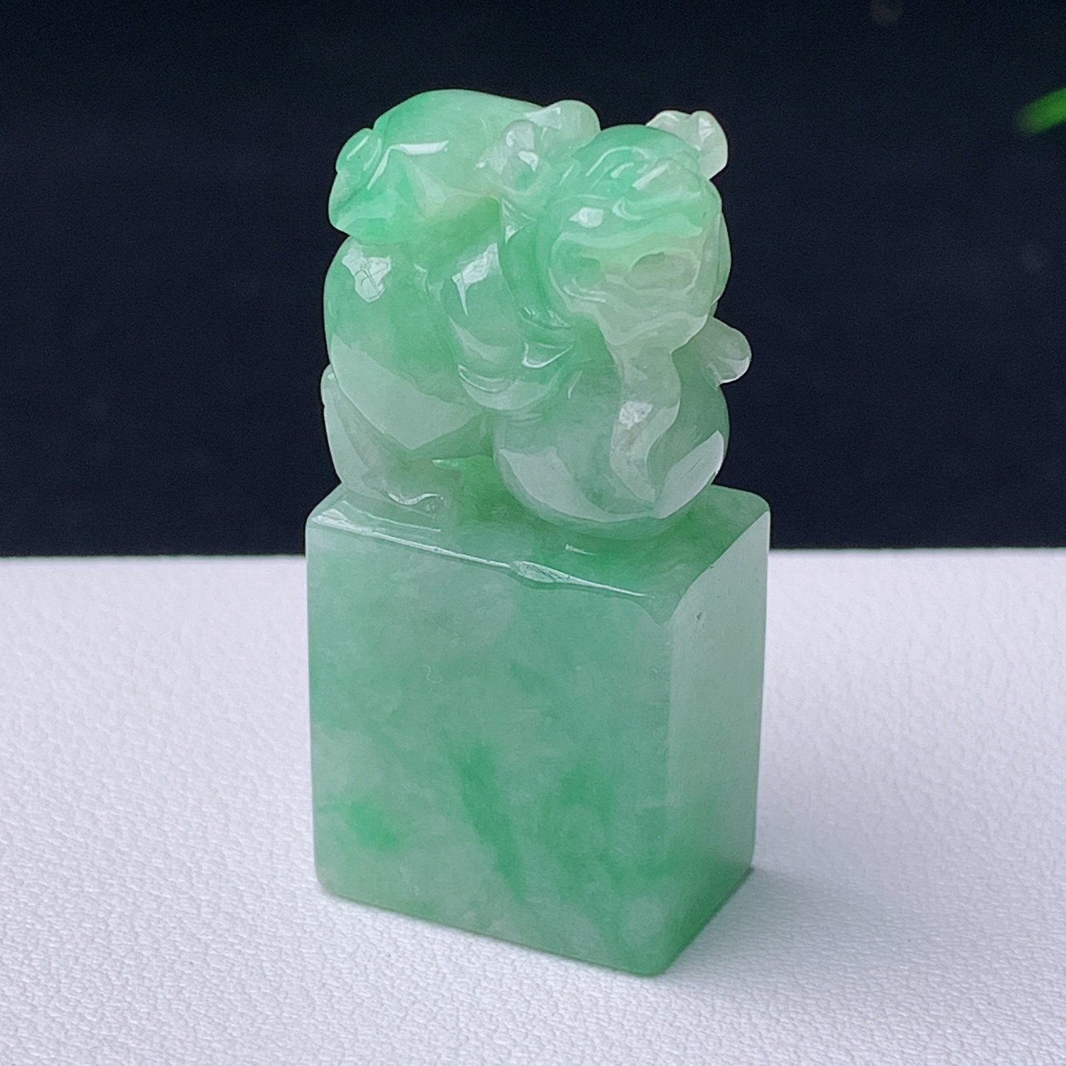 缅甸翡翠A货果冻绿貔貅印章玉石