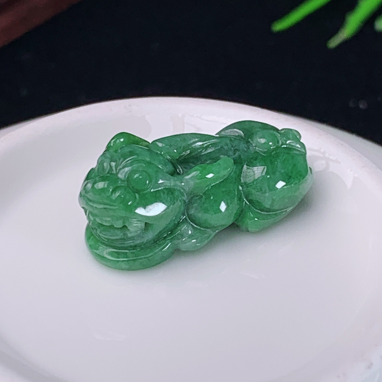 缅甸天然翡翠A货阳绿貔貅吊坠