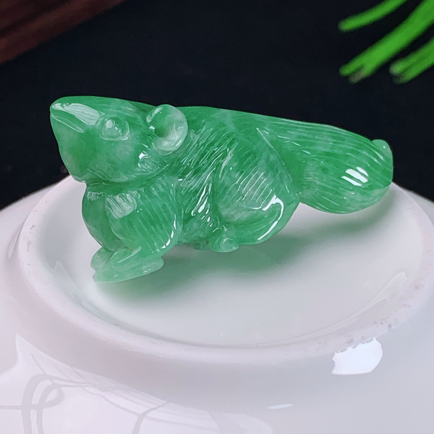 松鼠翡翠松鼠天然翡翠聪明伶俐