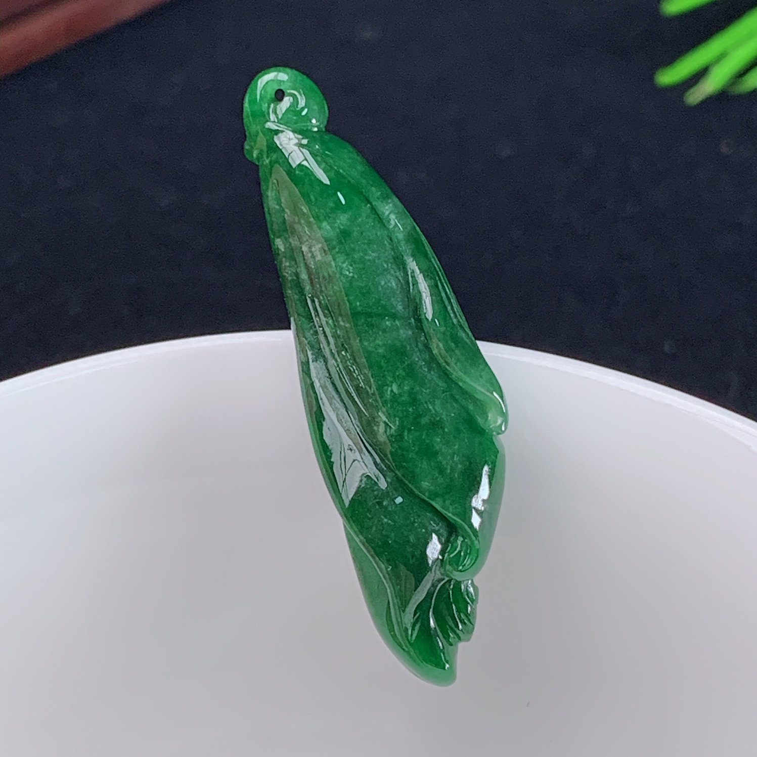 缅甸天然翡翠A货阳绿兰花玉石