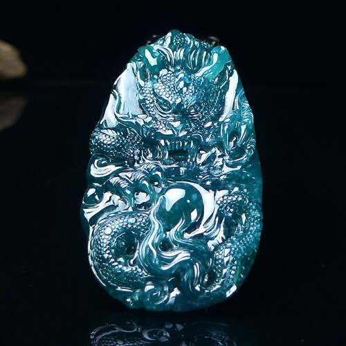 天然翡翠A货蓝水翡翠龙牌吊坠