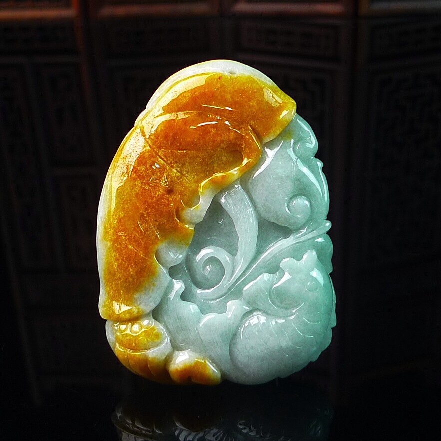 缅甸翡翠A货黄翡荷叶鱼玉石挂件 绿加黄翡翠荷叶鱼吊坠 年年有余