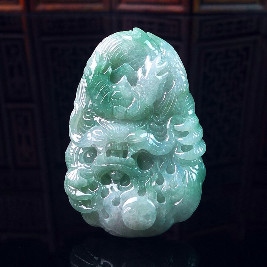 缅甸翡翠龙牌吊坠A货翡翠玉石