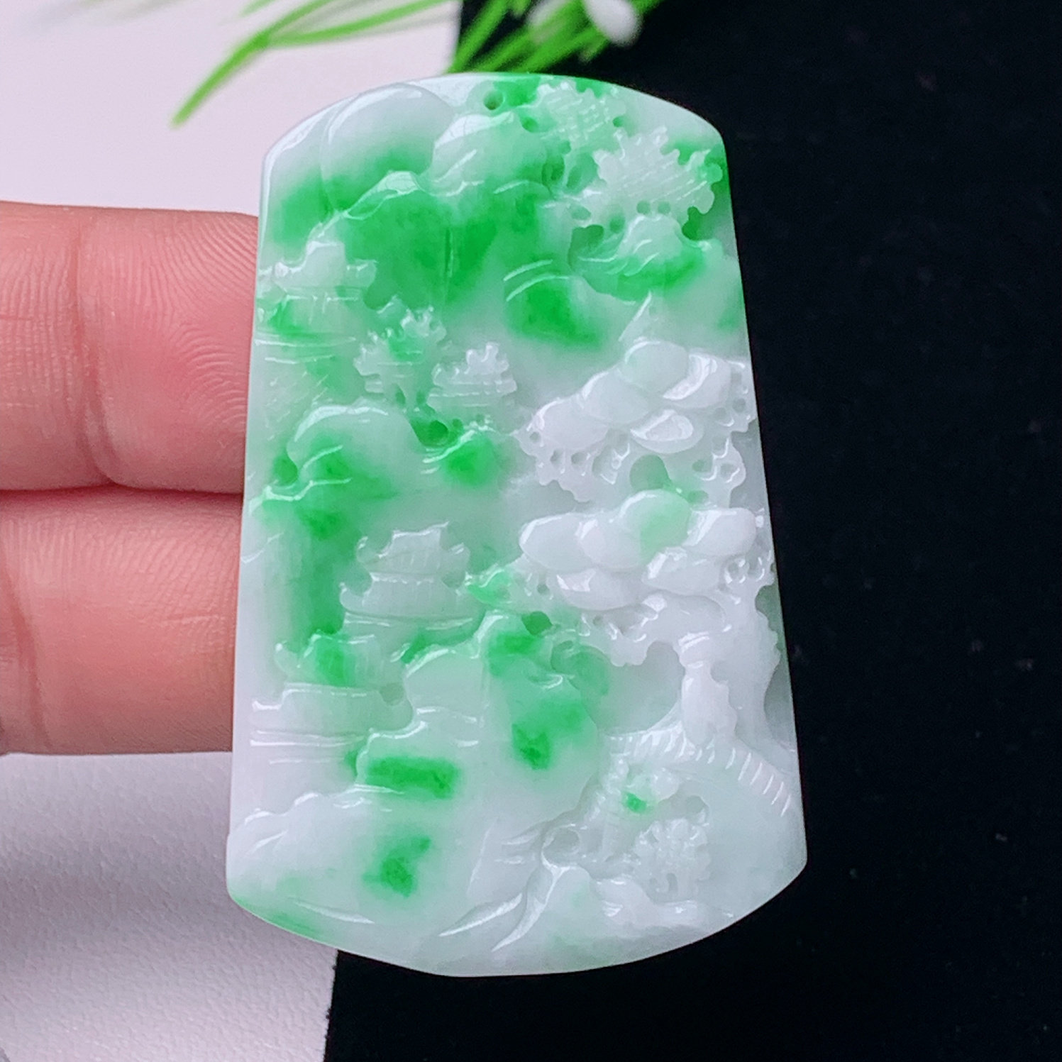 缅甸天然翡翠A货阳绿山水玉石