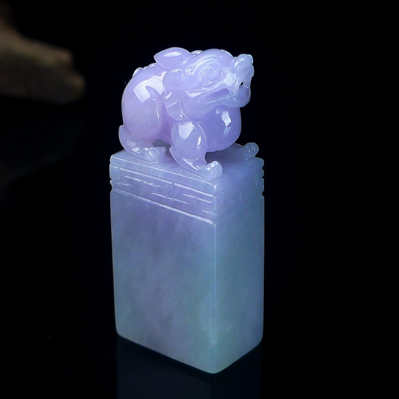 缅甸天然翡翠A货春带彩粉紫印章