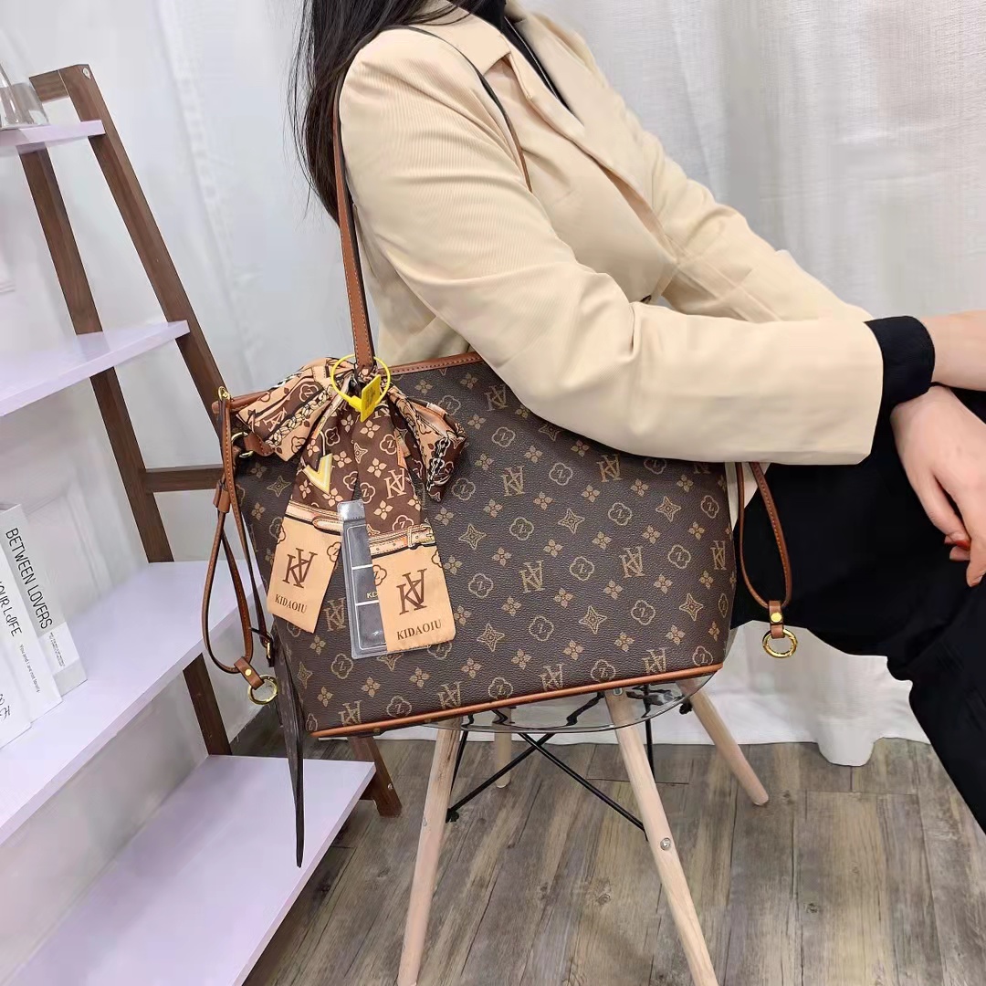 KADIOU/凯狄欧 商场同款托特包单肩包印花中年菜篮超大子母包包女